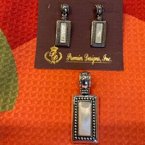 NWOTPremier Design - Silver with white stones